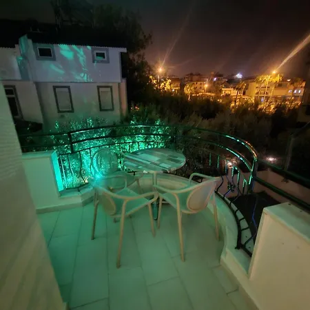 Turkuaz Sitesi 2 Odali Esyali Ve Havuzlu Manzarali Kisi Fiyati Degil Fiyati Apartamento Side