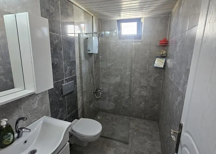 Turkuaz Sitesi 2 Odali Esyali Ve Havuzlu Manzarali Kisi Fiyati Degil Fiyati *