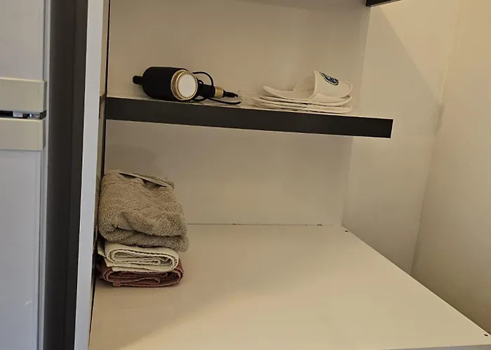 Turkuaz Sitesi 2 Odali Esyali Ve Havuzlu Manzarali Kisi Fiyati Degil Fiyati アパート シダ